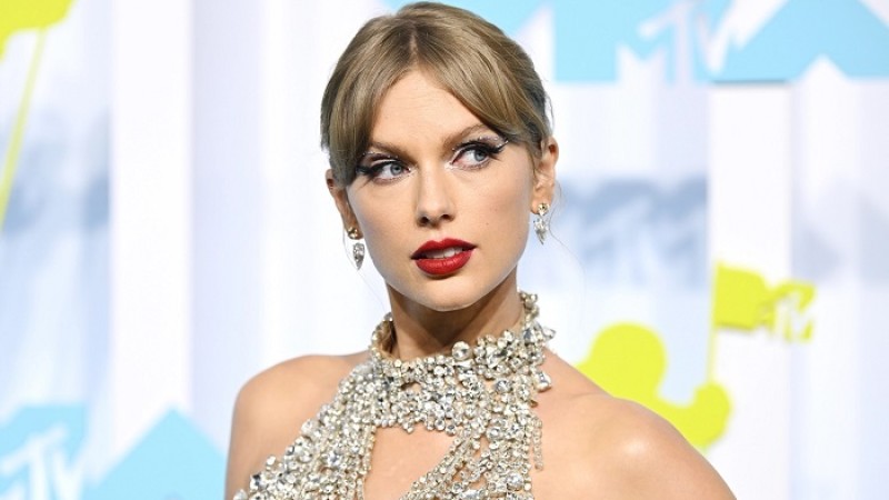 এমটিভি ভিডিও মিউজিক অ্যাওয়ার্ডে সেরা টেইলর সুইফট