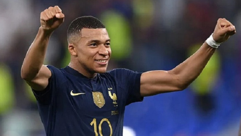 এমবাপ্পেকে বিক্রি করতে প্রস্তুত পিএসজি