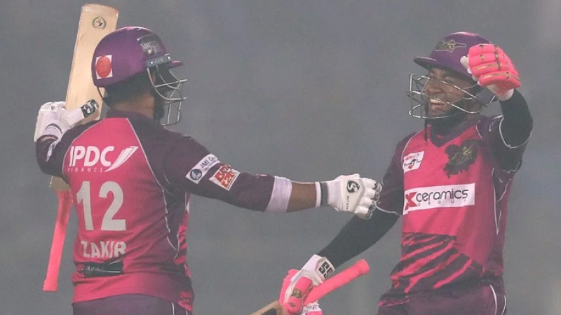 চট্টগ্রামকে হারিয়ে আবারও শীর্ষে সিলেট