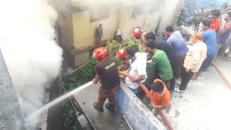 রাজশাহীতে পারটেক্স ও ফোমের গুদামে অগ্নিকাণ্ড