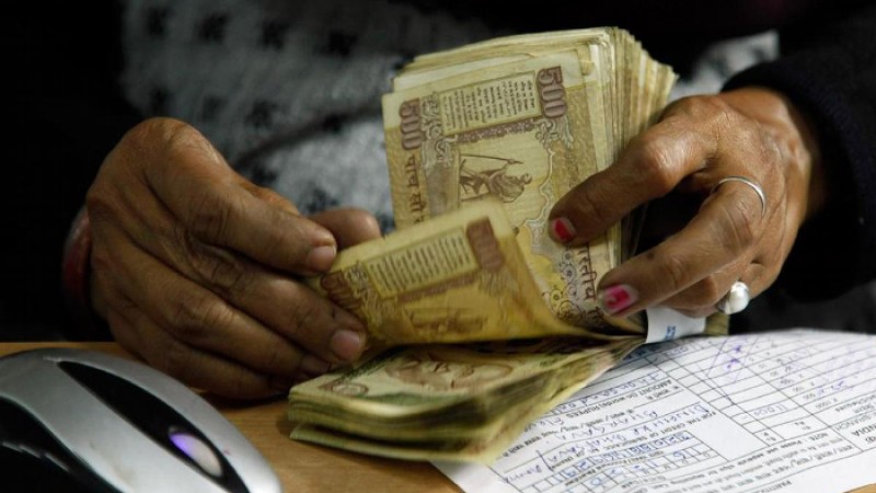 ঘুসের লেনদেন এখন ডলারে