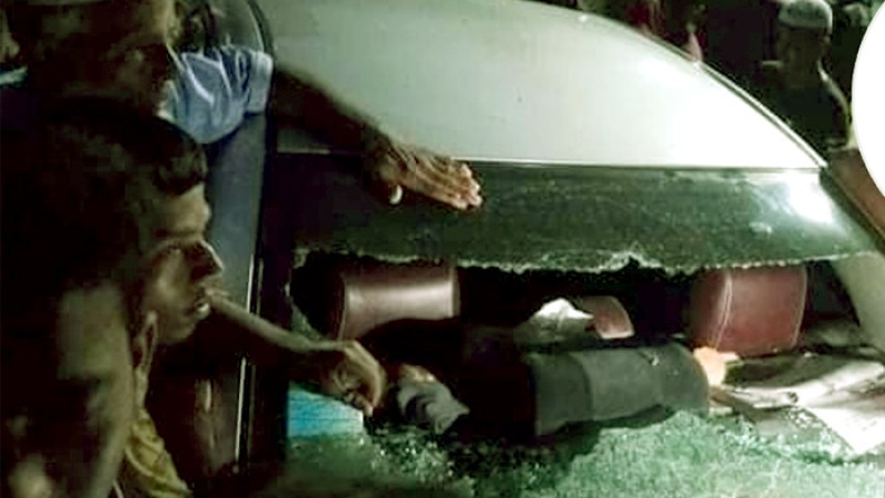 চাঁদপুরে সাবেক শিক্ষা প্রতিমন্ত্রী মিলনের গাড়িতে হামলা