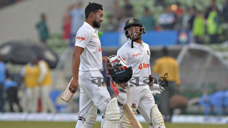 শান্ত-জাকিরের দৃঢ়তায় দিন শেষ করল বাংলাদেশ