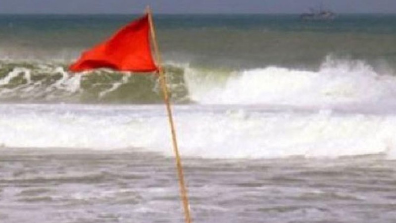 সমুদ্রবন্দরে ৩ নম্বর সতর্কতা সংকেত