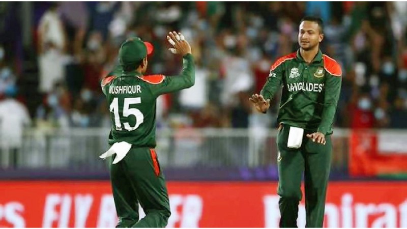 জোড়া উইকেট নিয়ে বাংলাদেশকে স্বস্তি দিলেন সাকিব