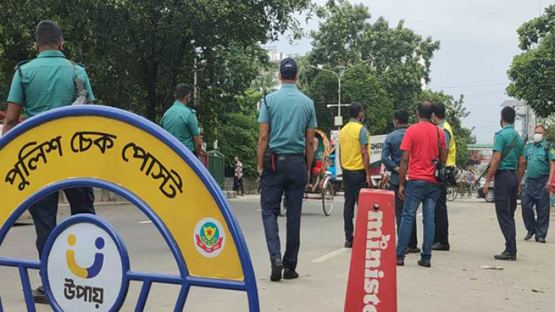 দ্বিতীয় দিনে যেমন চলছে ‘সবচেয়ে কঠোর লকডাউন’