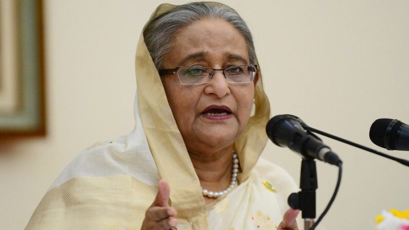 পদ্মা সেতুতে টোল দিয়ে সড়কপথে টুঙ্গিপাড়ায় প্রধানমন্ত্রী