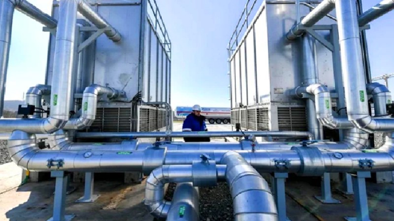 রাশিয়া থেকে তেল আমদানি নিষিদ্ধ করছে যুক্তরাষ্ট্র ও যুক্তরাজ্য