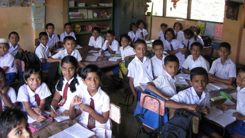 জ্বালানি সংকটের কারণে আবারও স্কুল বন্ধ করল শ্রীলঙ্কা