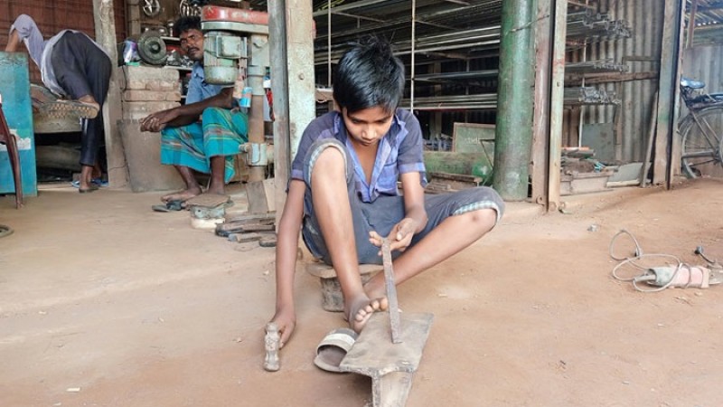 আজ বিশ্ব শিশুশ্রম প্রতিরোধ দিবস