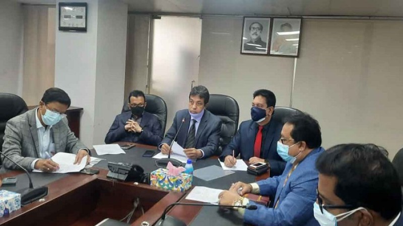 অর্ধেক যাত্রী নি‌য়ে চল‌বে গণপ‌রিবহন, ভাড়া বাড়‌ছে না