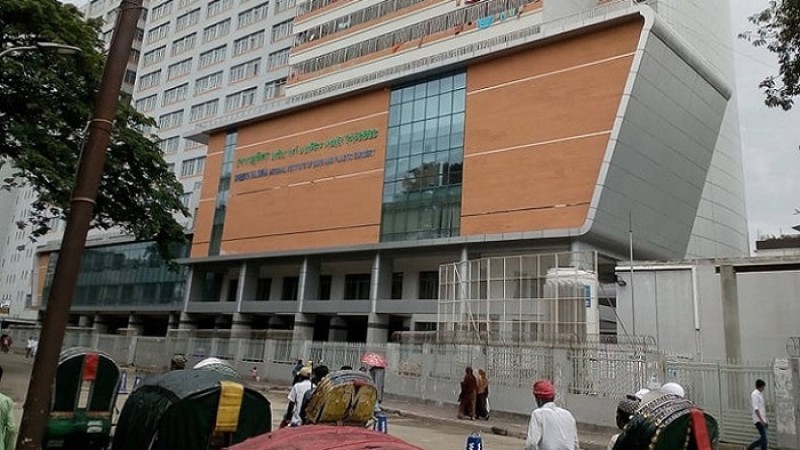 গাজীপুরে কাভার্ডভ্যানে বিস্ফোরণ : দগ্ধ ৫ জন শেখ হাসিনা বার্নে