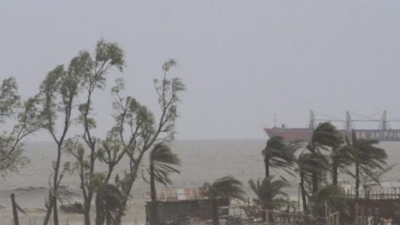 ঢাকাসহ ১২ অঞ্চলের নদীবন্দরে সতর্কতা সংকেত