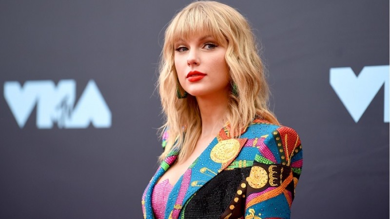 স্বল্পদৈর্ঘ্যের সিনেমার চিত্রনাট্য লিখেছেন টেলর