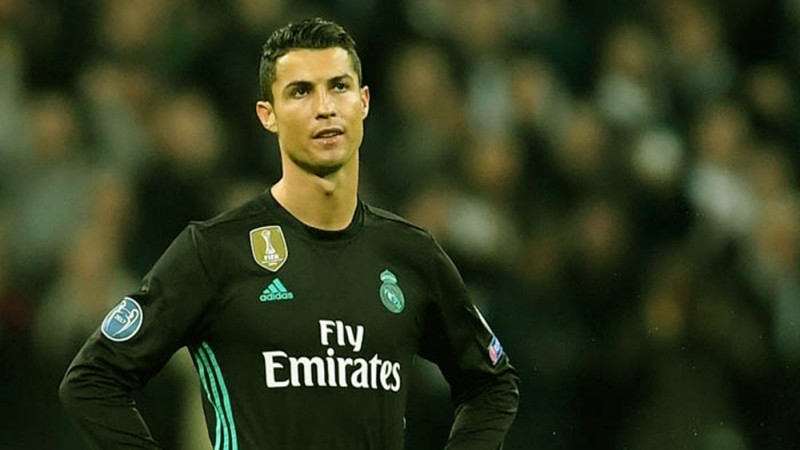 জুভেন্টাসের বিপক্ষে মাঠের লড়াইয়ে হারতে হলো রোনালদোকে