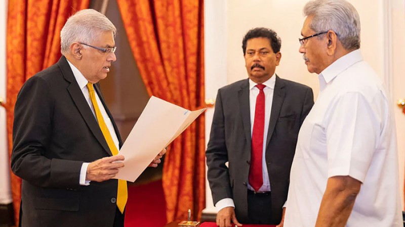 বিক্ষোভের মধ্যেই শপথ নিলেন শ্রীলংকার নতুন প্রেসিডেন্ট