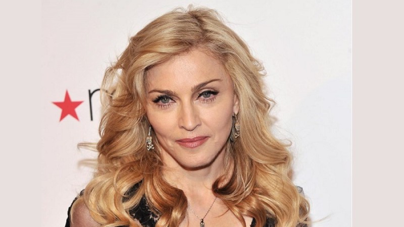 আমাকে নিয়ে আর কেউ সিনেমা বানাবে: ম্যাডোনা