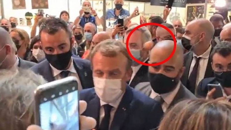 ফ্রান্সের প্রেসিডেন্টের ওপর এবার ডিম নিক্ষেপ