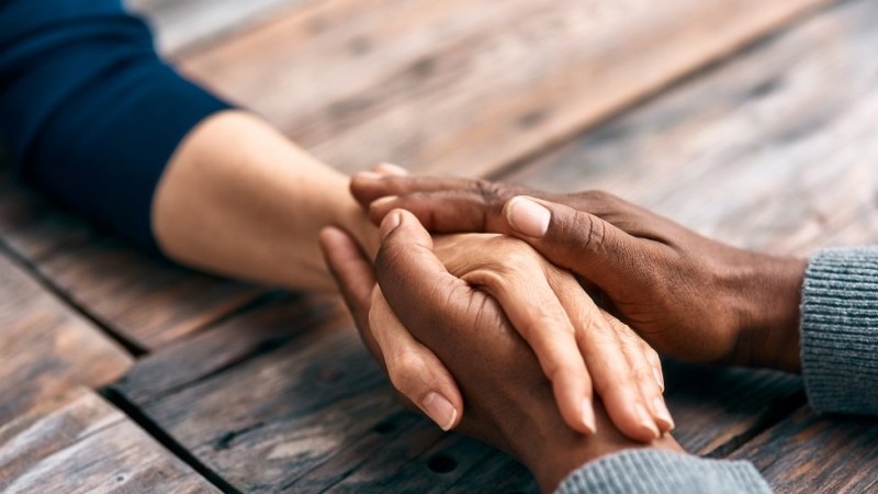 কোনটি বেশি ক্ষতি করে সম্পর্কের, মিথ্যা না গোপনীয়তা?