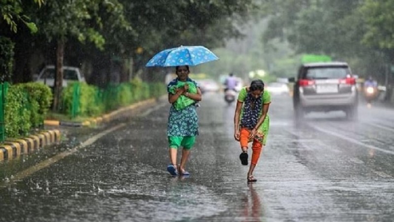 রাজধানীতে দমকা হাওয়ার সাথে বৃষ্টি