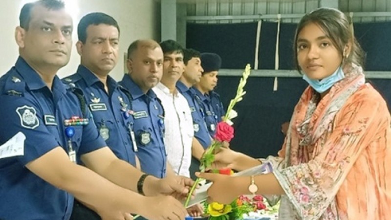 টাঙ্গাইলে ১২০ টাকায় পুলিশে চাকরি