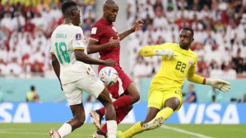 কাতারকে হারিয়ে টিকে থাকলো সেনেগাল