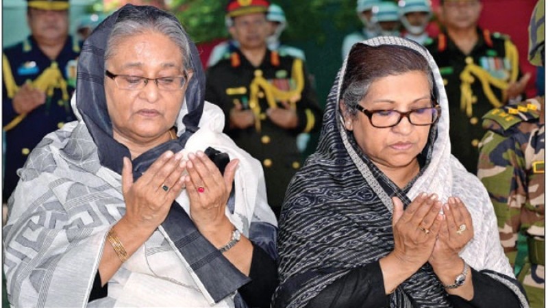 টুঙ্গিপাড়ায় নিজ বাড়িতে প্রধানমন্ত্রী