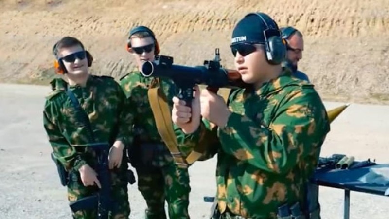 নিজের তিন ছেলেকে যুদ্ধে পাঠানোর ঘোষণা রমজান কাদিরভের