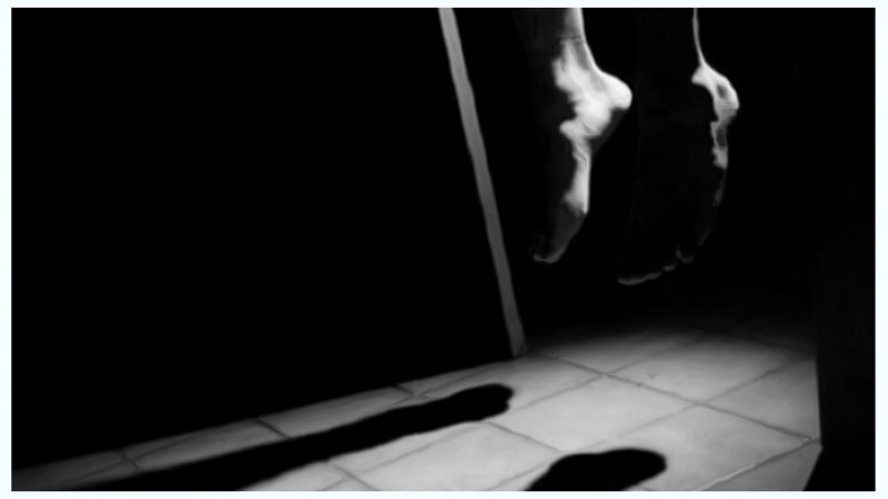 ছাদের পিলারে ঝুলছিল দুই বোনের লাশ