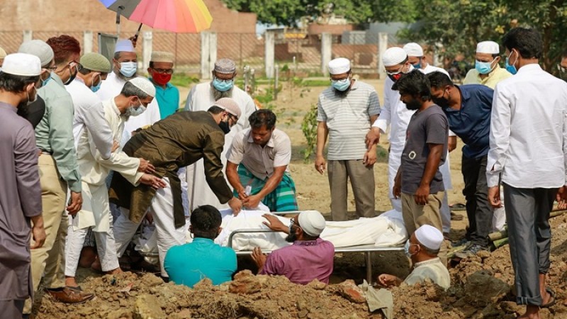 দেশে করোনায় আরও ১০২ জনের মৃত্যু