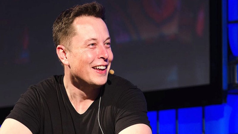 ইলন মাস্ককে শ্রীলঙ্কা কেনার পরামর্শ