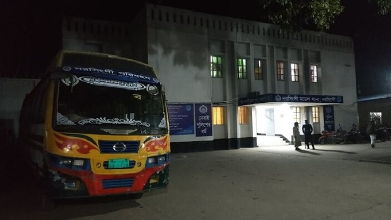 নরসিংদীতে বাসে কিশোরীকে সংঘবদ্ধ ধর্ষণ, চালক ও ২ সহযোগী গ্রেফতার