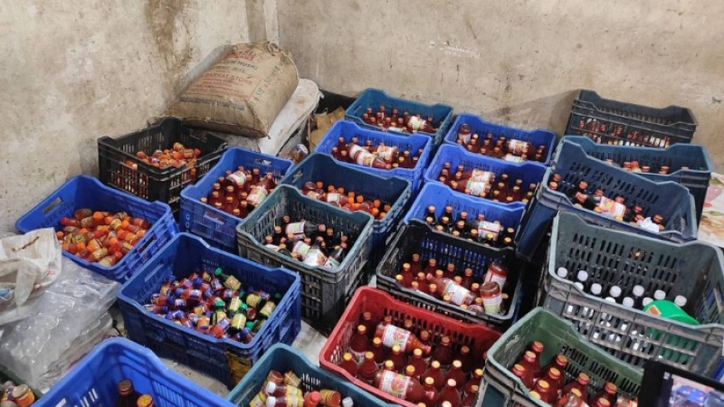 আয়ুর্বেদিক ওষুধের আড়ালে মাদক উৎপাদন ও বিক্রি