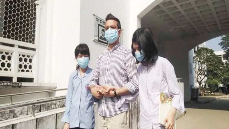 বাবার সঙ্গে আপিল বিভাগে জাপানি দুই শিশু