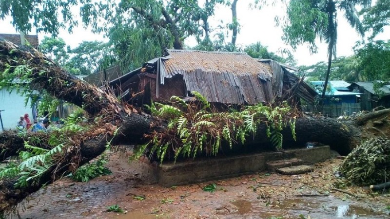 মিরসরাইয়ে কালবৈশাখী ঝড়ে ঘরবাড়ি ও বিদ্যুৎ সংযোগ লন্ডভন্ড