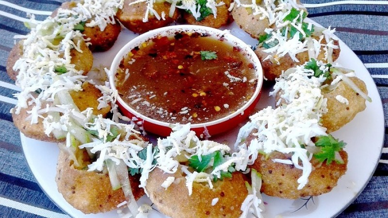 এশিয়ার সেরা ৫০ স্ট্রিট ফুডের তালিকায় বাংলাদেশের ফুচকা