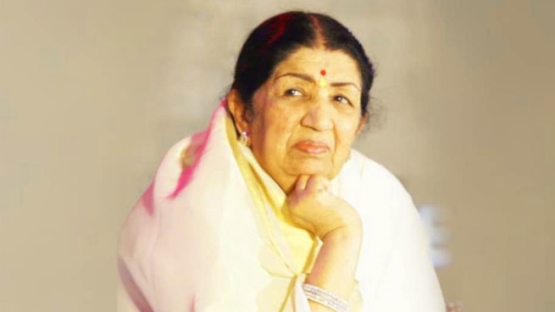 আসছে লতা মঙ্গেশকরের বায়োপিক