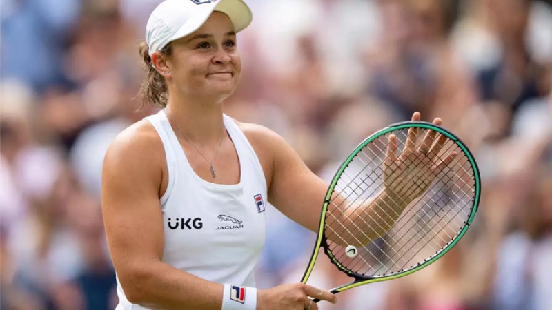 হঠাৎ অবসরে বিশ্বের ১ নম্বর টেনিস তারকা বার্টি