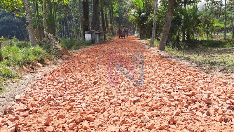 কোম্পানীগঞ্জে সড়ক সংস্কারে ব্যাপক অনিয়মের অভিযোগ