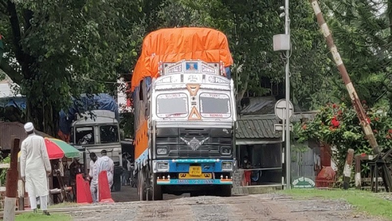 দুই দিন পর হিলি স্থলবন্দর দিয়ে আমদানি-রফতানি শুরু