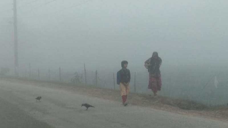 হিলিতে বেড়েছে শীতের প্রকোপ