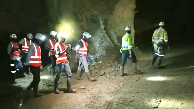 চাদে শ্রমিকদের সংঘর্ষ, নিহত ১০০