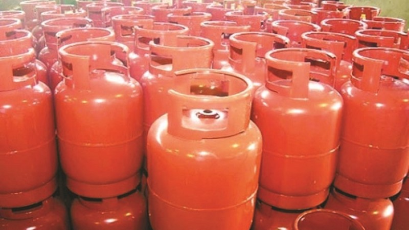 ১২ কেজি এলপিজি সিলিন্ডার এখন ১৩১৩ টাকা