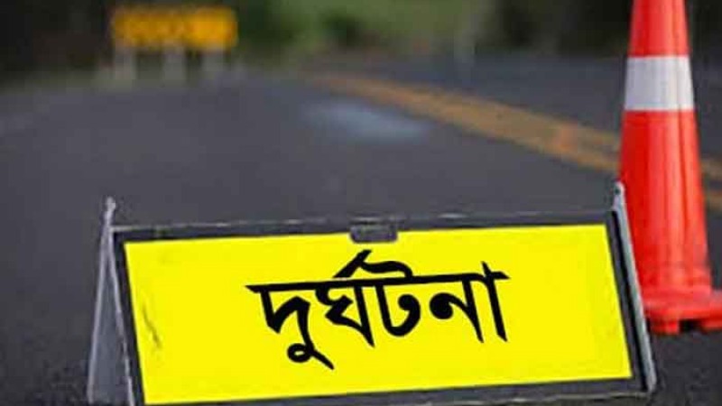 বাসের ধাক্কায় পদ্মা সেতুর ওপরে প্রাইভেটকারের তিন যাত্রী আহত