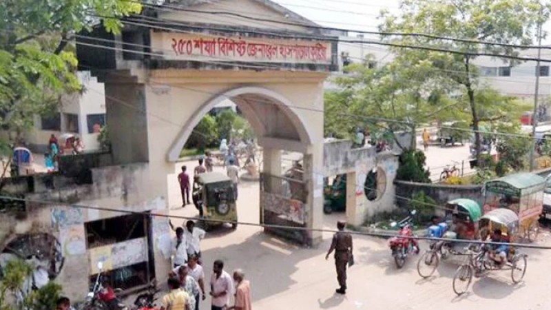 কুষ্টিয়ার সড়কে ঝরলো ৪ প্রাণ