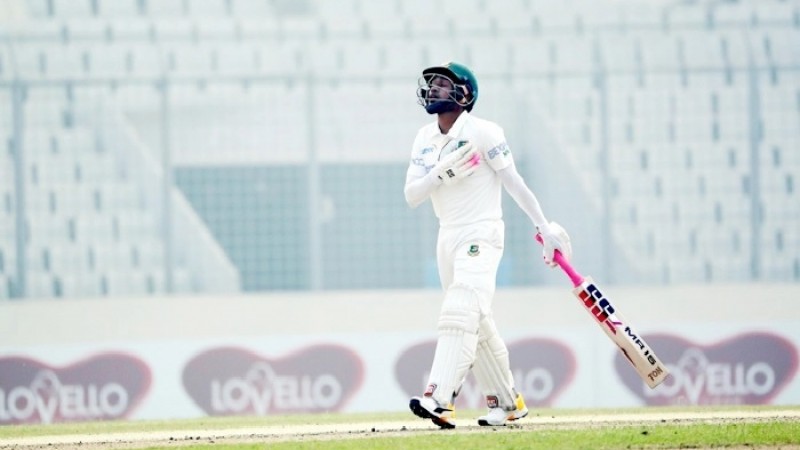 মুশফিকের হাফসেঞ্চুরি, ফিরলেন মিঠুন