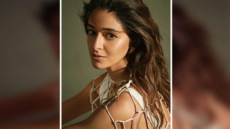 প্রিয় মানুষের সঙ্গে সময় কাটাচ্ছেন অনন্যা।