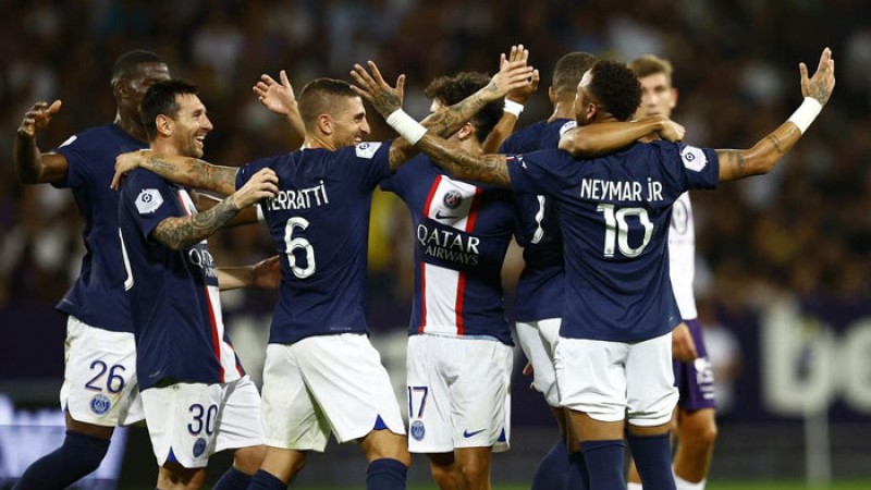 মেসি-নেইমারের আধিপত্য : শীর্ষে ফিরলো পিএসজি