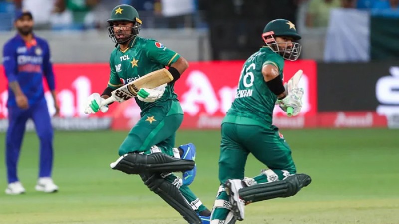 ভুবনেশ্বর-হার্দিকদের তোপে ১৪৭ রানেই থামলো পাকিস্তান