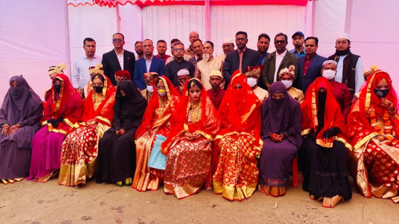 নোয়াখালীতে হতদরিদ্র ১০ তরুণ-তরুণীর গণবিয়ে